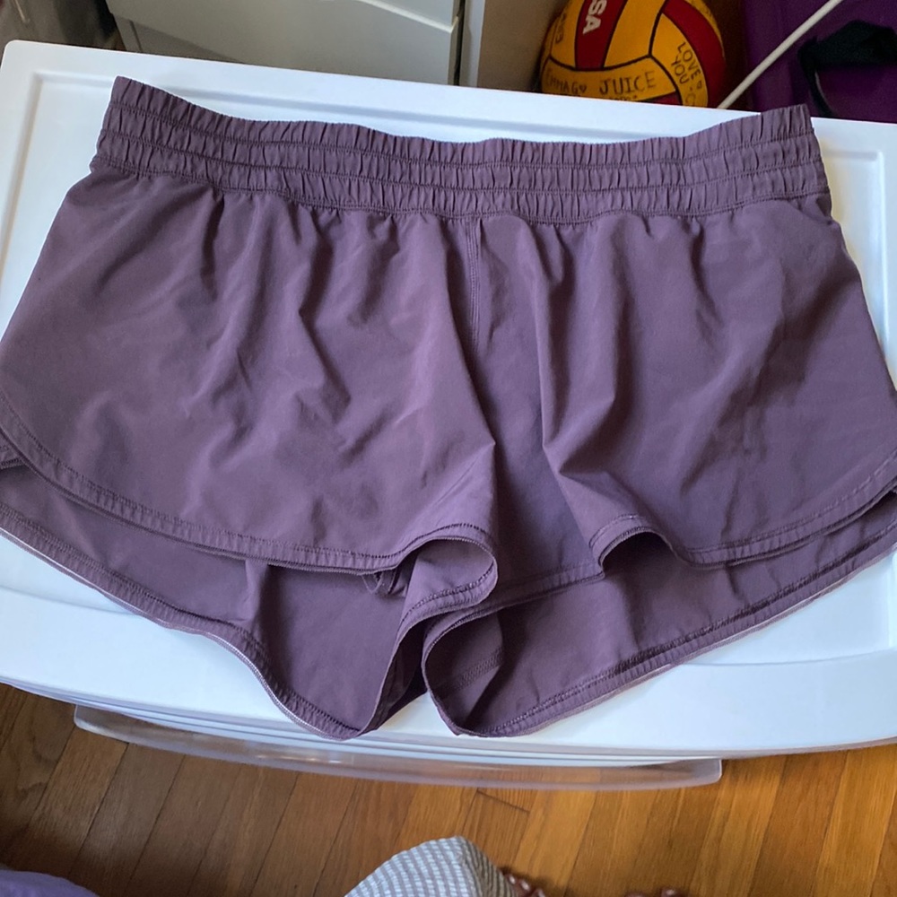 SIZE 10 LULULEMON SHORTS 2.5